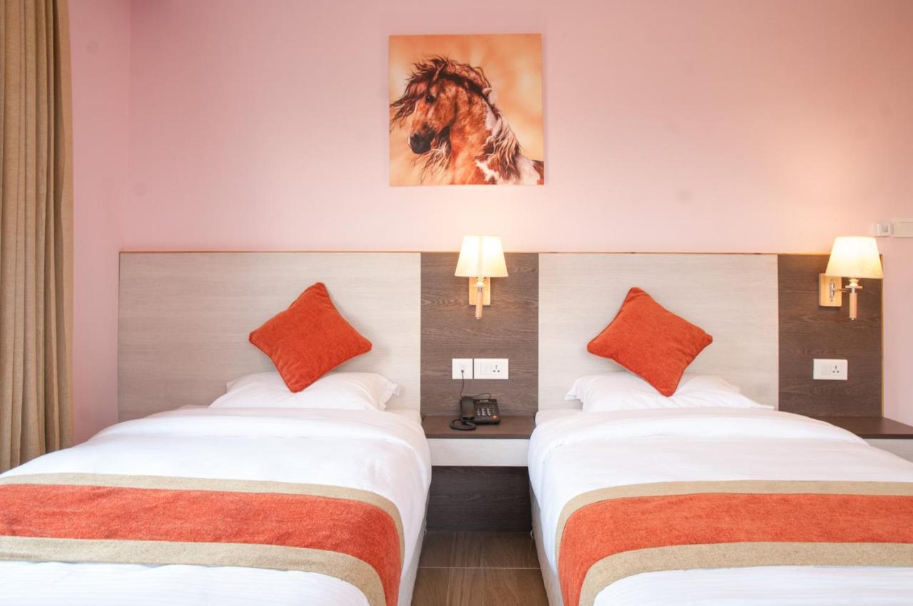 Hotel Krishna カトマンズ エクステリア 写真
