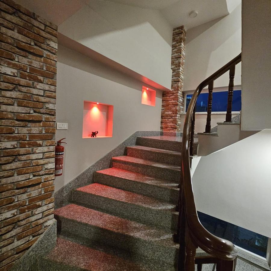 Hotel Krishna カトマンズ エクステリア 写真